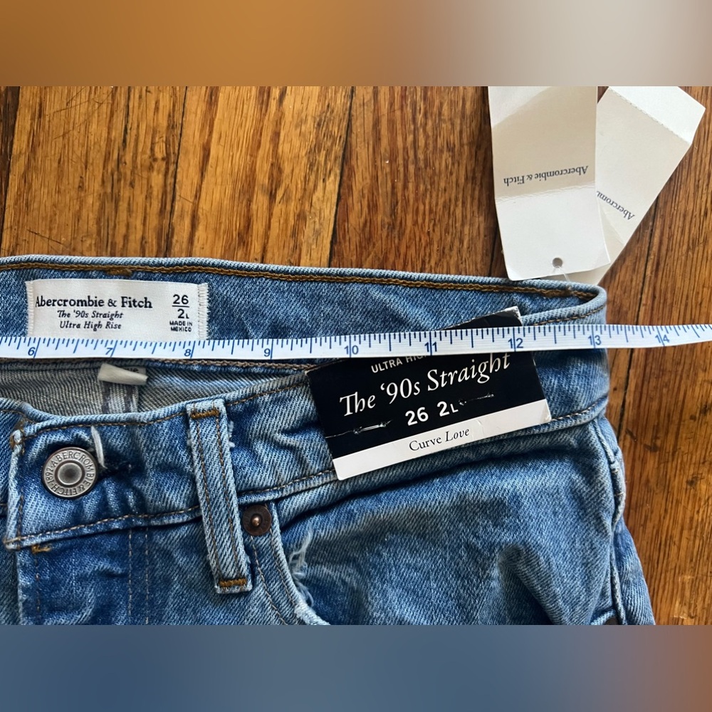 Abercrombie Fitch The 90s straight ultra high-rise Jeans. - Picture 6 of 9